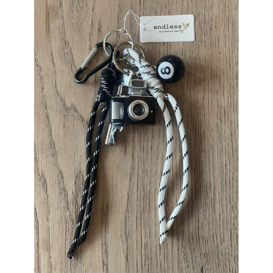 Endless Bag charm Veskepynt Sort Hvit