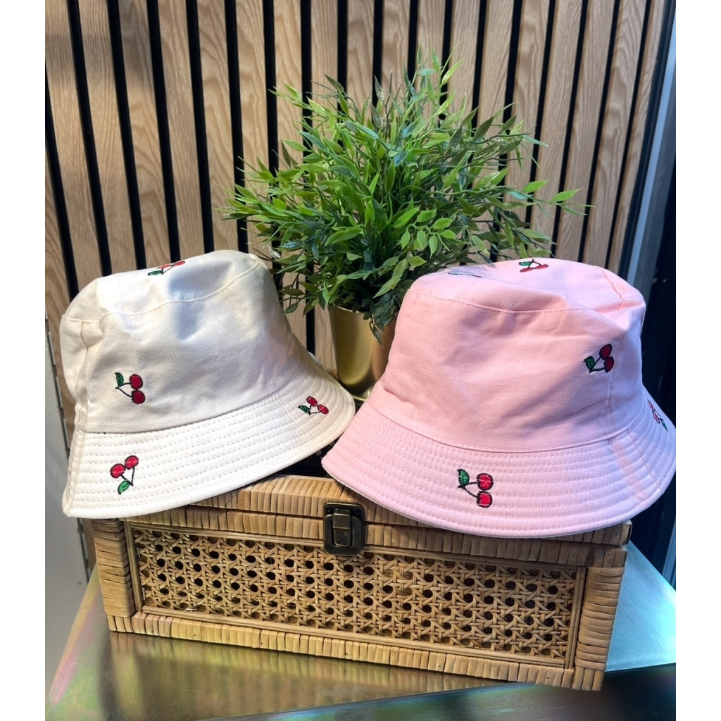 Endless Cherry Bøttehatter Hvit Lys Rosa