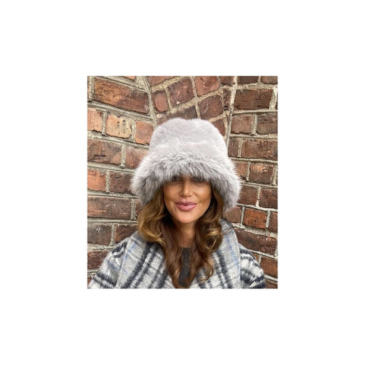 Endless Pelshatt Bøttehatter Lys grå