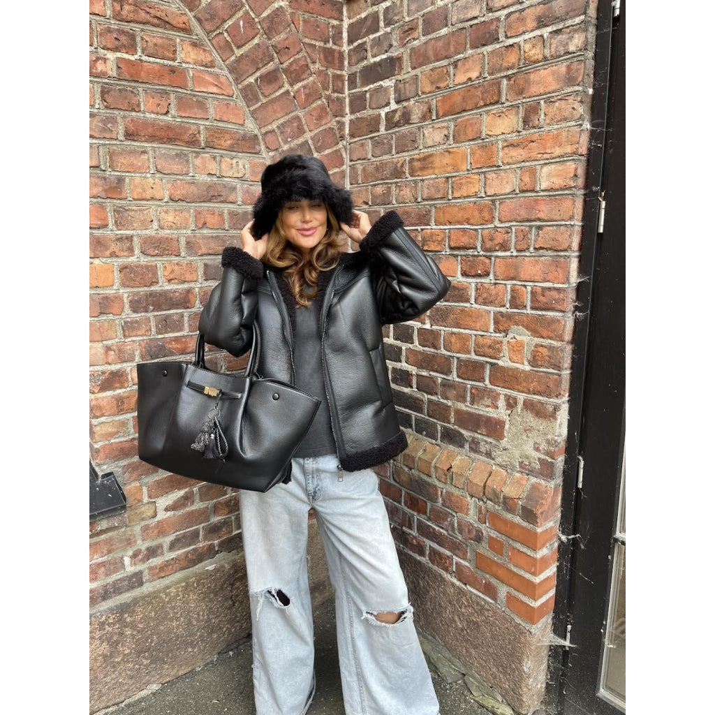 Endless Pelshatt Bøttehatter Sort