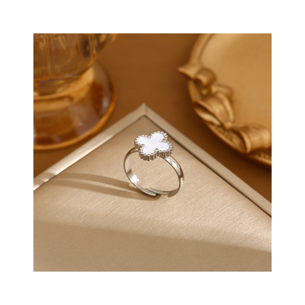 Endless Summer Clover Ring Hvit