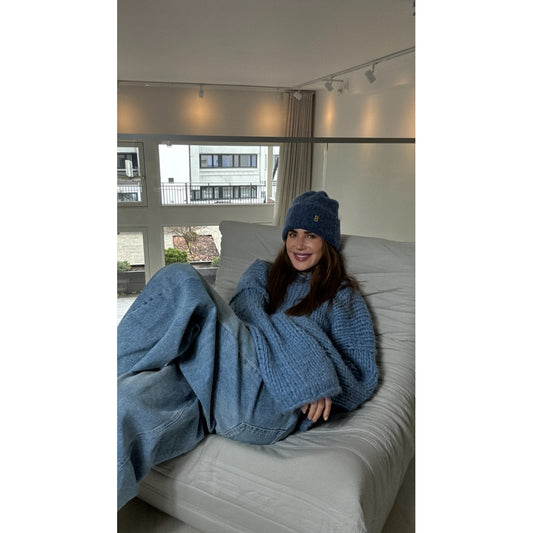 Endless by Benedicthe Lue Luer Blå